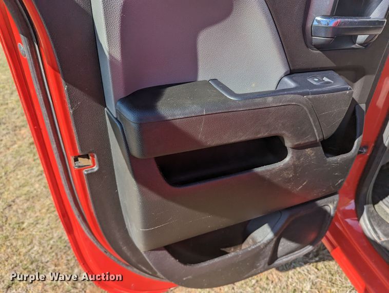 image for item MN9867 2016 Chevrolet Silverado 2500HD  Double Cab pickup truck