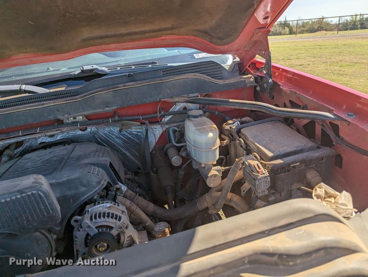 image for item MN9867 2016 Chevrolet Silverado 2500HD  Double Cab pickup truck