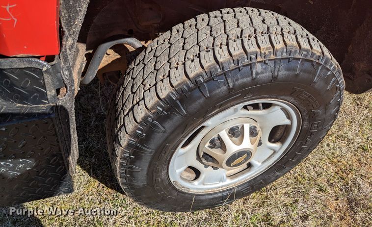 image for item MN9867 2016 Chevrolet Silverado 2500HD  Double Cab pickup truck