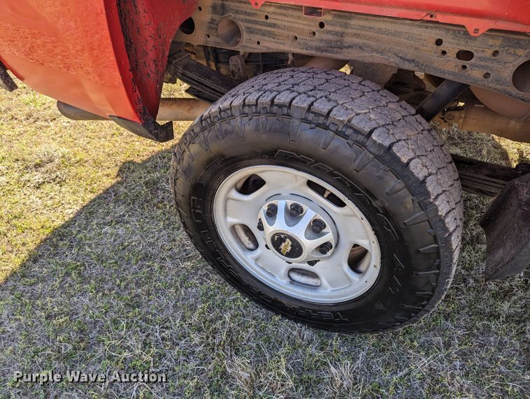 image for item MN9867 2016 Chevrolet Silverado 2500HD  Double Cab pickup truck