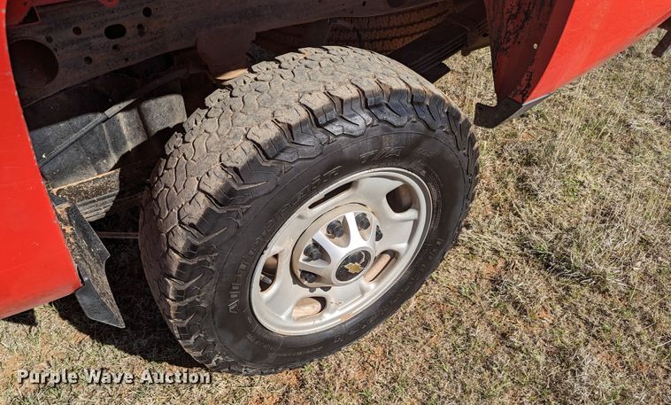 image for item MN9867 2016 Chevrolet Silverado 2500HD  Double Cab pickup truck