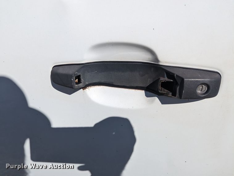 image for item MN9868 2007 Chevrolet Silverado 3500HD  Ext. Cab flatbed pickup truck