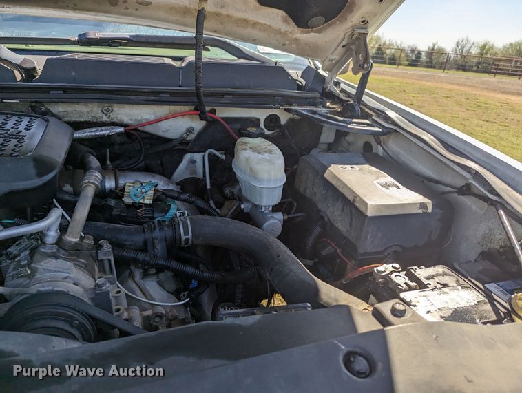 image for item MN9868 2007 Chevrolet Silverado 3500HD  Ext. Cab flatbed pickup truck