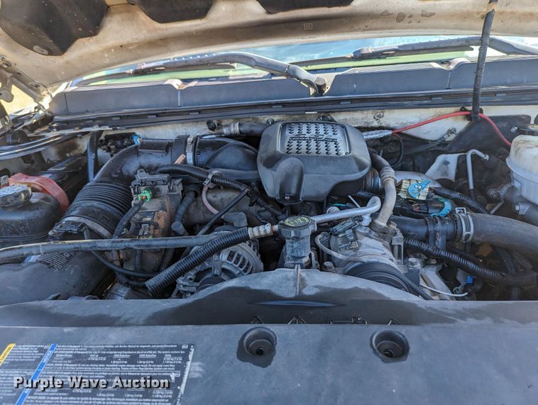 image for item MN9868 2007 Chevrolet Silverado 3500HD  Ext. Cab flatbed pickup truck