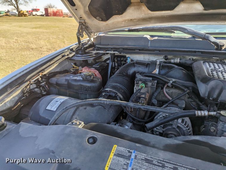 image for item MN9868 2007 Chevrolet Silverado 3500HD  Ext. Cab flatbed pickup truck