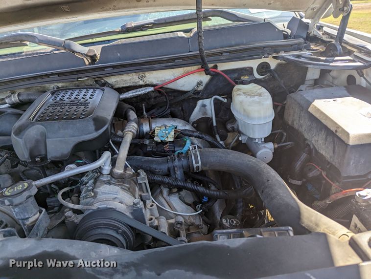 image for item MN9868 2007 Chevrolet Silverado 3500HD  Ext. Cab flatbed pickup truck