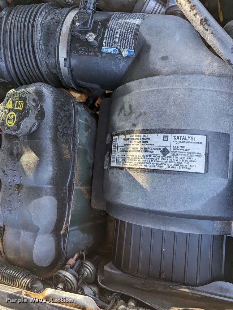 image for item MN9868 2007 Chevrolet Silverado 3500HD  Ext. Cab flatbed pickup truck