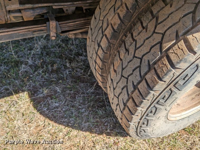 image for item MN9868 2007 Chevrolet Silverado 3500HD  Ext. Cab flatbed pickup truck