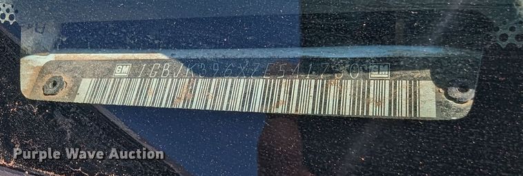 image for item MN9868 2007 Chevrolet Silverado 3500HD  Ext. Cab flatbed pickup truck