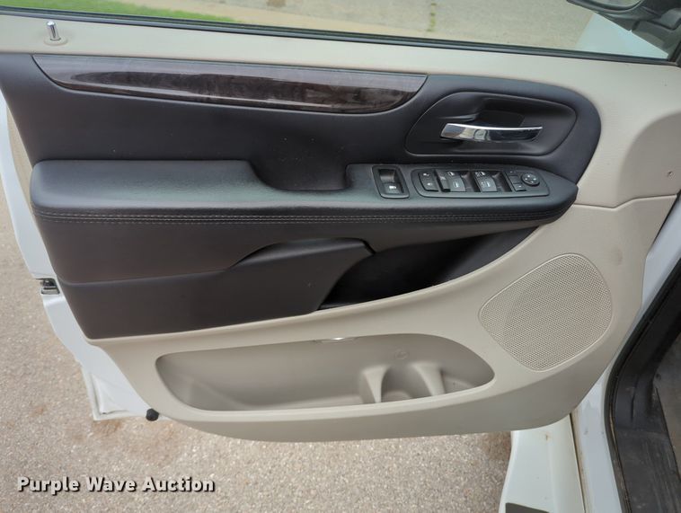 image for item MO9015 2017 Dodge Grand Caravan  handicap accessible van