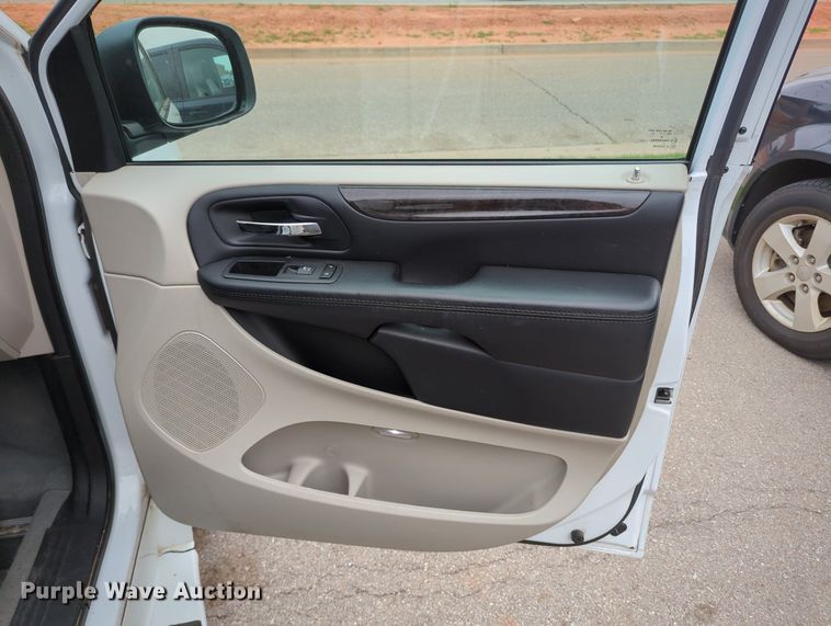 image for item MO9015 2017 Dodge Grand Caravan  handicap accessible van