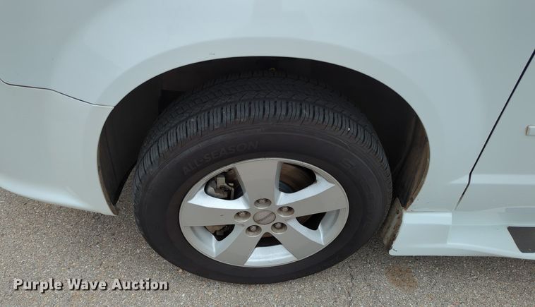 image for item MO9015 2017 Dodge Grand Caravan  handicap accessible van