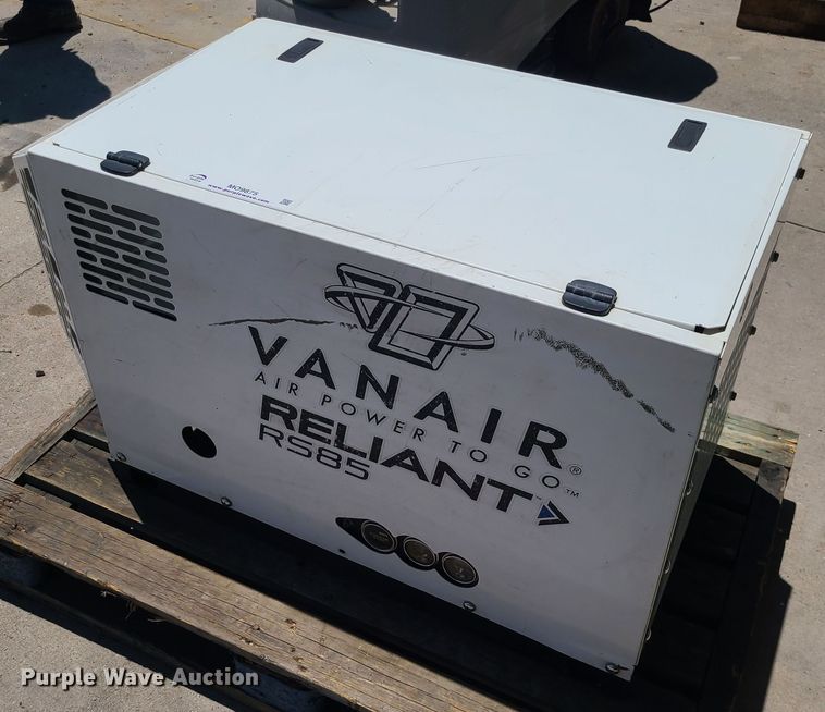 image for item MO9875 Vanair RS85  air compressor