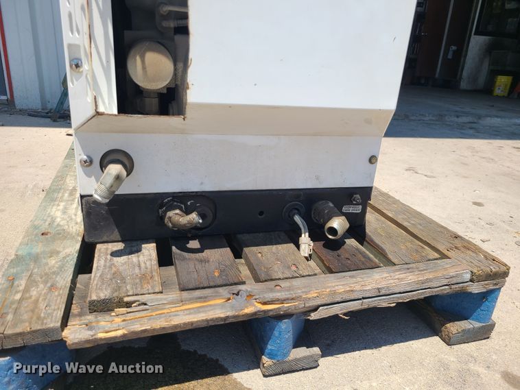 image for item MO9875 Vanair RS85  air compressor