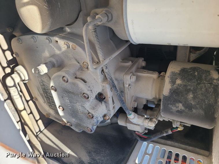 image for item MO9875 Vanair RS85  air compressor