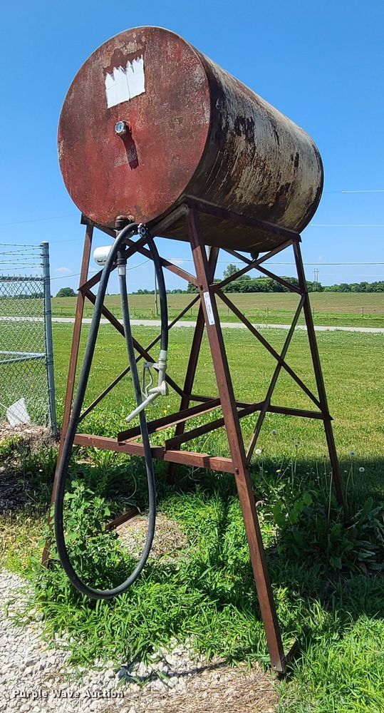 image for item MO9881 Fuel tank