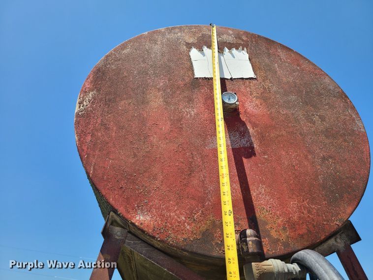 image for item MO9881 Fuel tank