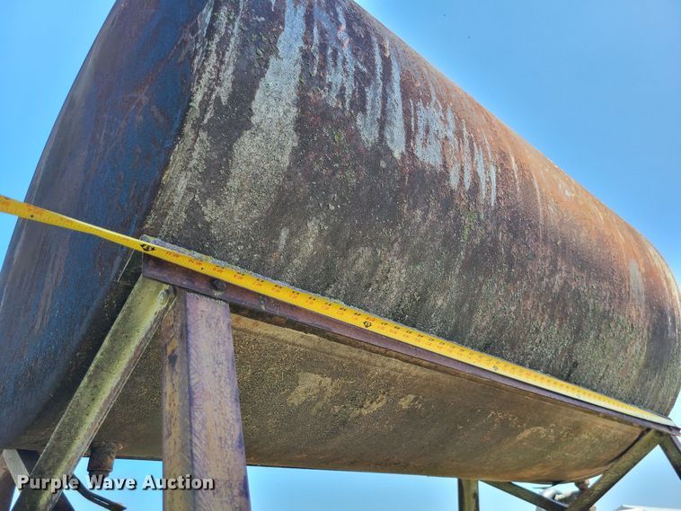 image for item MO9881 Fuel tank