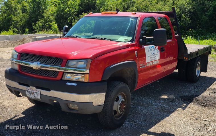 image for item MO9886 2004 Chevrolet Silverado 3500  Ext. Cab pickup truck