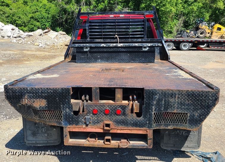 image for item MO9886 2004 Chevrolet Silverado 3500  Ext. Cab pickup truck