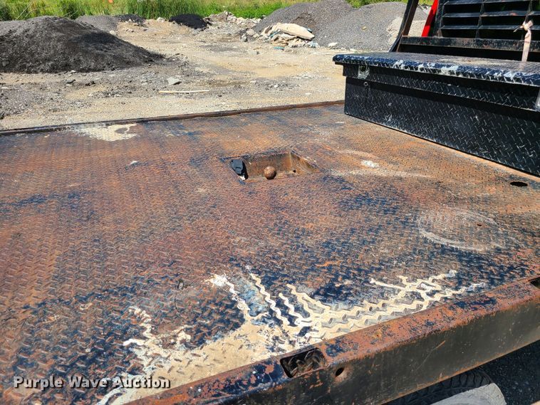 image for item MO9886 2004 Chevrolet Silverado 3500  Ext. Cab pickup truck