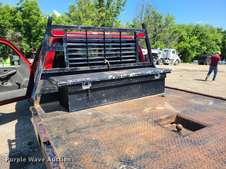 image for item MO9886 2004 Chevrolet Silverado 3500  Ext. Cab pickup truck