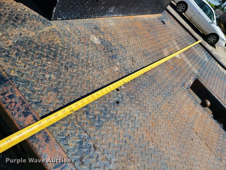 image for item MO9886 2004 Chevrolet Silverado 3500  Ext. Cab pickup truck