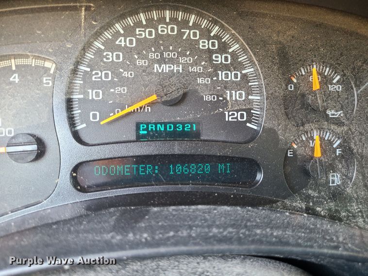 image for item MO9886 2004 Chevrolet Silverado 3500  Ext. Cab pickup truck