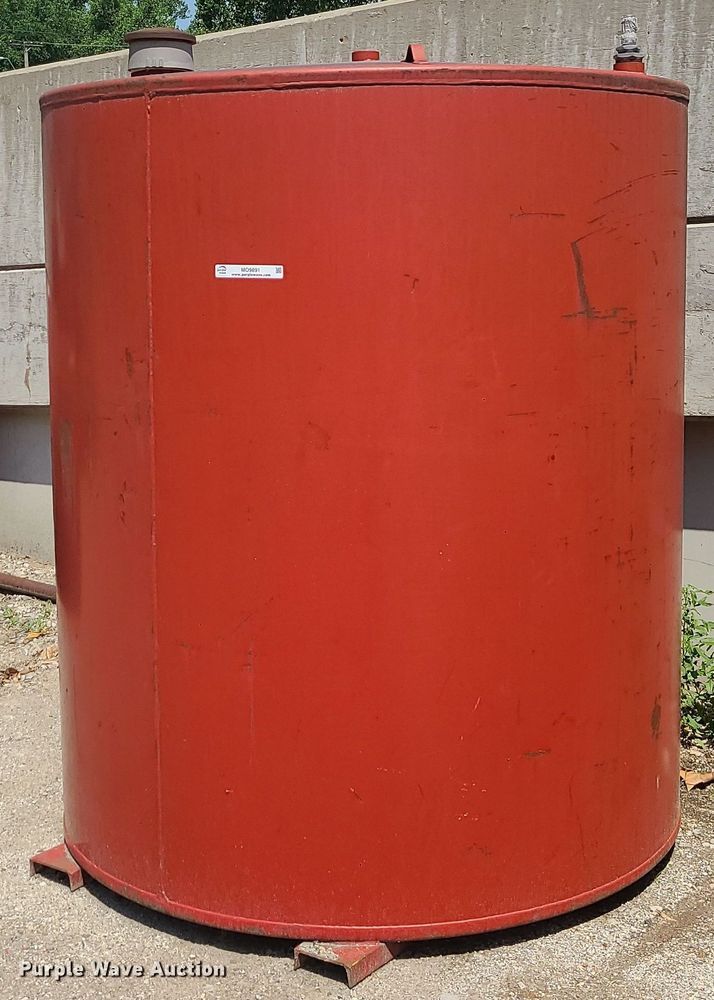 image for item MO9891 Oil tank