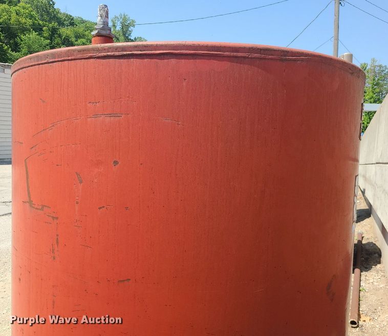 image for item MO9891 Oil tank