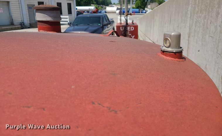 image for item MO9891 Oil tank