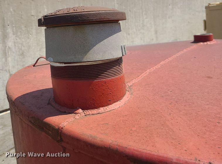 image for item MO9891 Oil tank