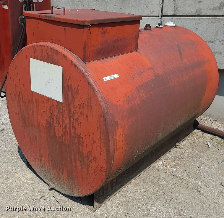 image for item MO9892 Oil tank