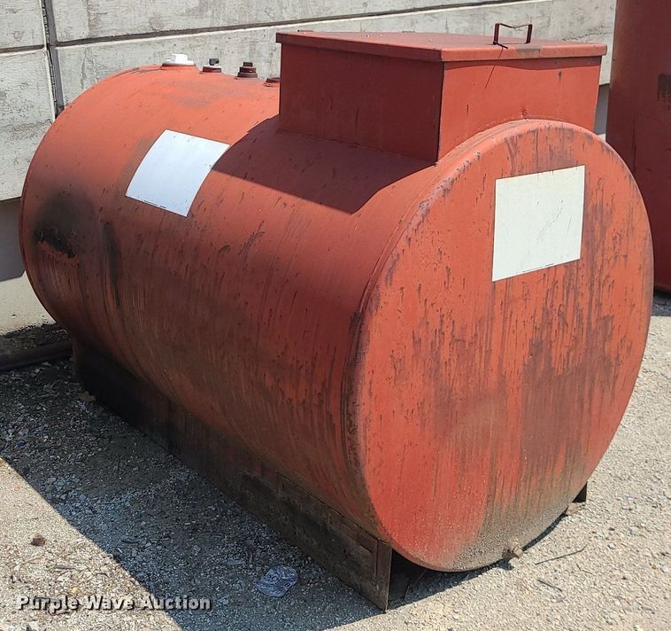 image for item MO9892 Oil tank