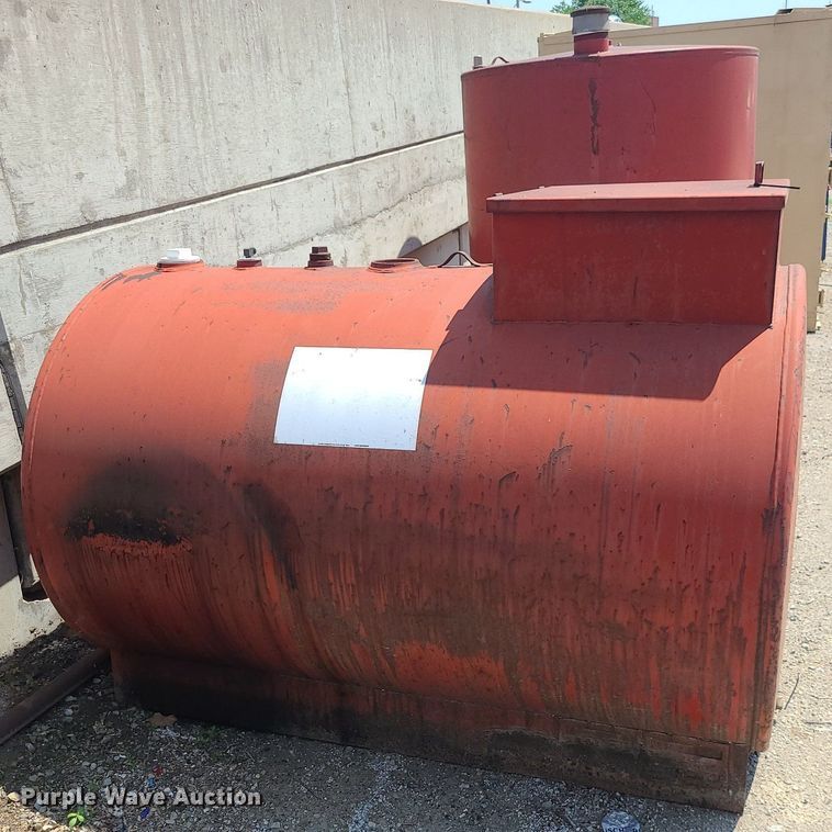 image for item MO9892 Oil tank