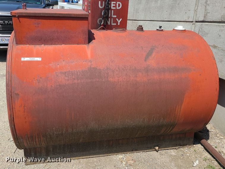 image for item MO9892 Oil tank