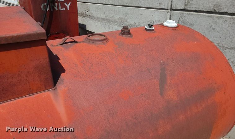 image for item MO9892 Oil tank