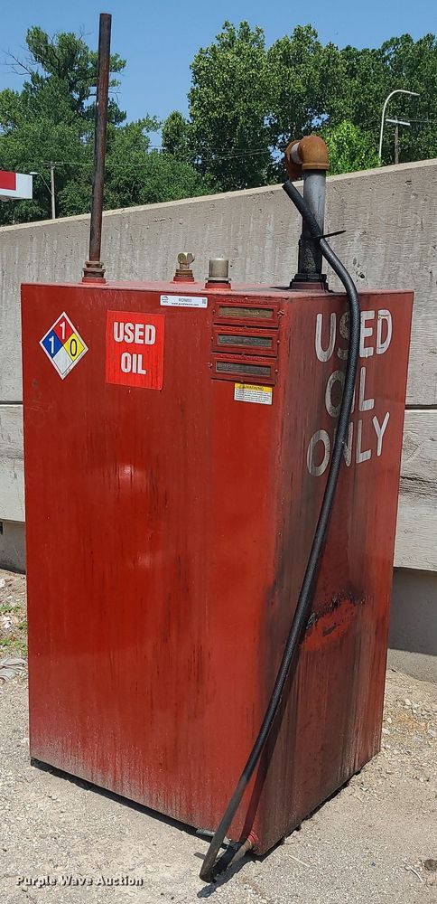 image for item MO9893 Oil tank