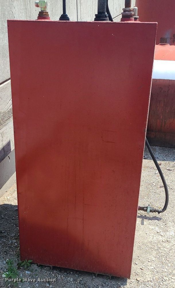 image for item MO9893 Oil tank