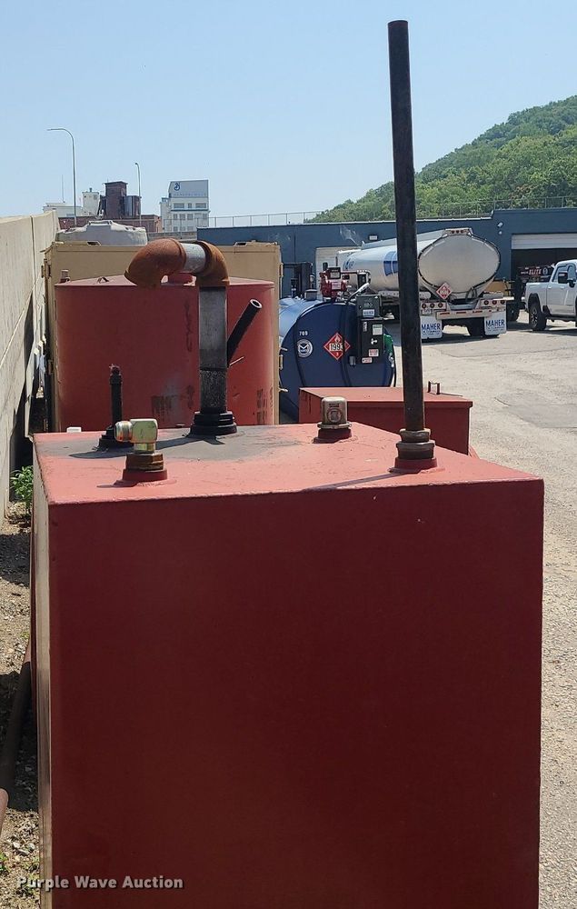 image for item MO9893 Oil tank