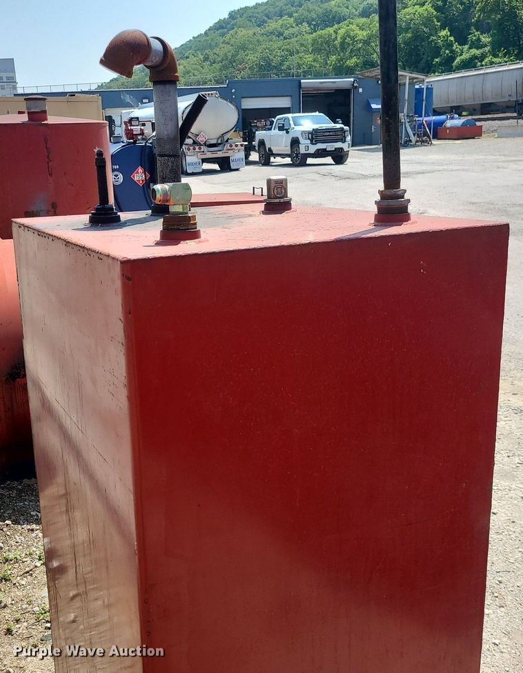 image for item MO9893 Oil tank