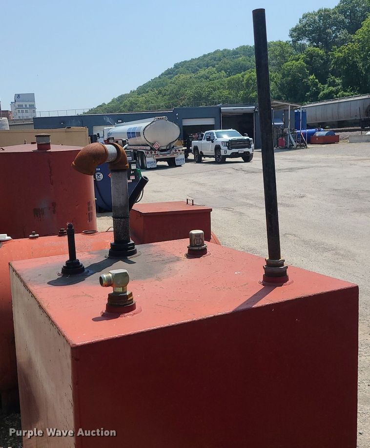 image for item MO9893 Oil tank