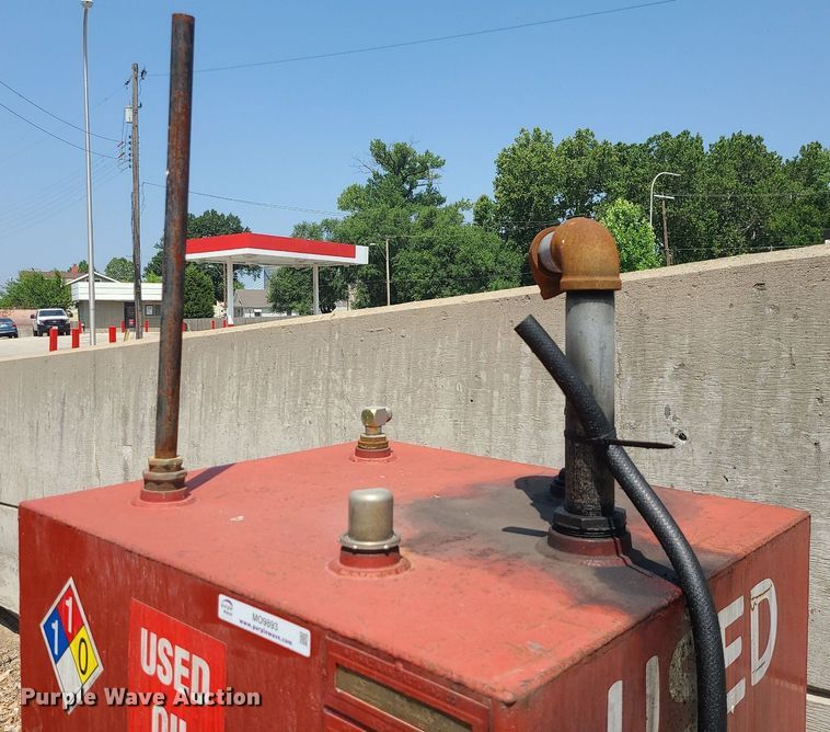 image for item MO9893 Oil tank