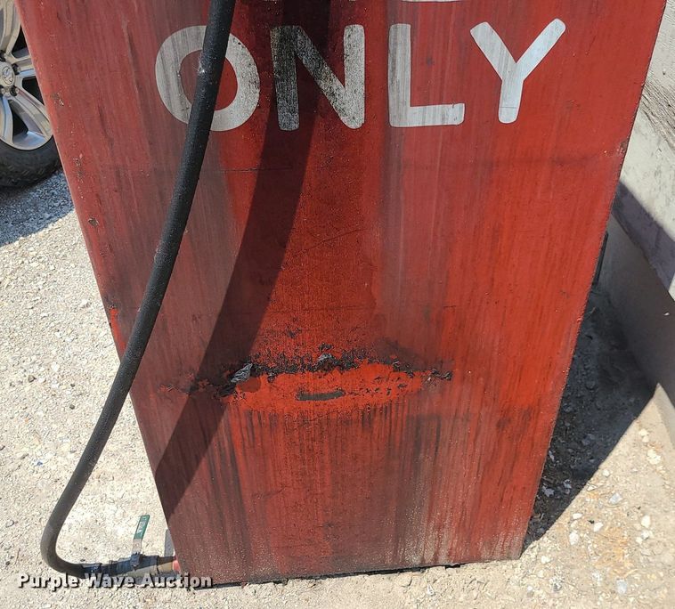 image for item MO9893 Oil tank