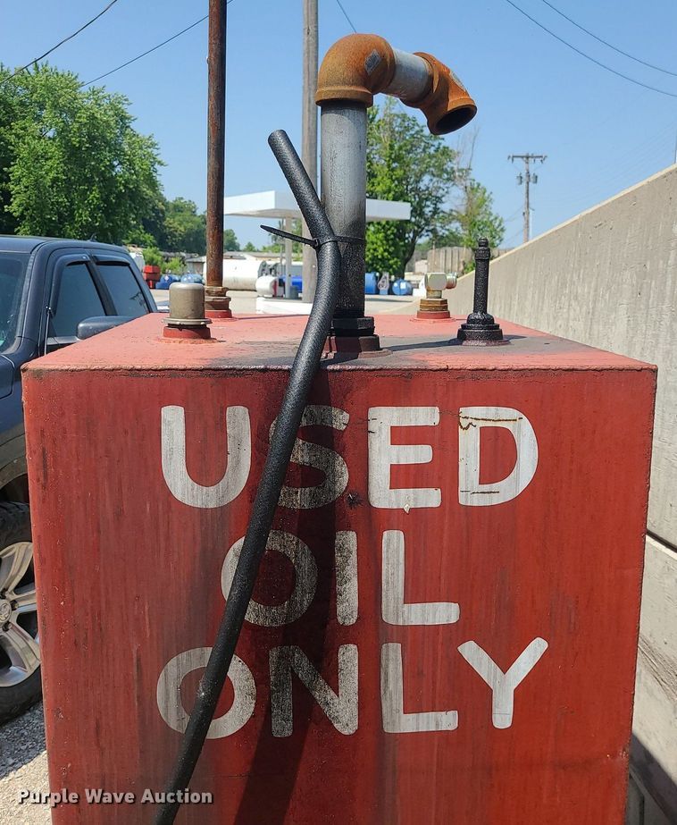 image for item MO9893 Oil tank