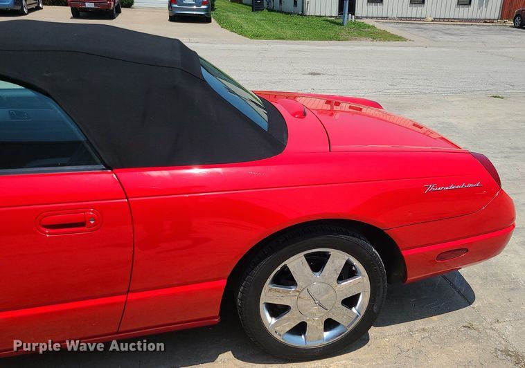 image for item MO9895 2002 Ford Thunderbird  convertible