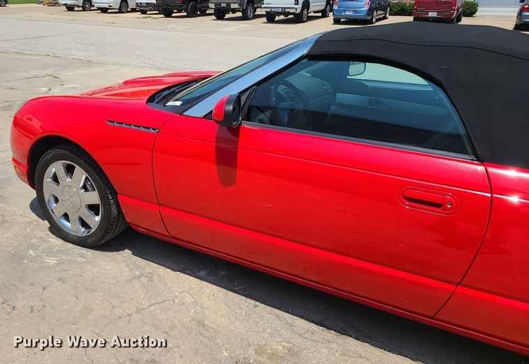 image for item MO9895 2002 Ford Thunderbird  convertible
