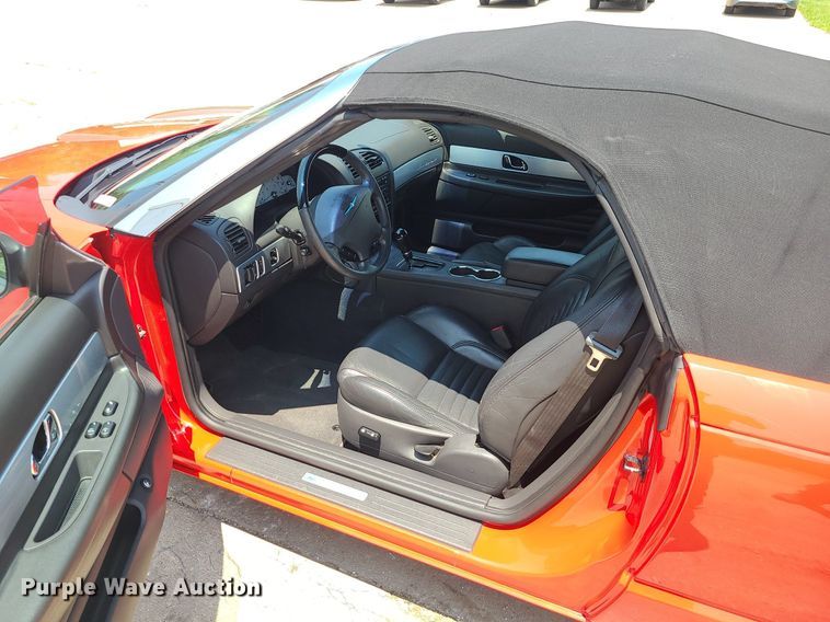 image for item MO9895 2002 Ford Thunderbird  convertible