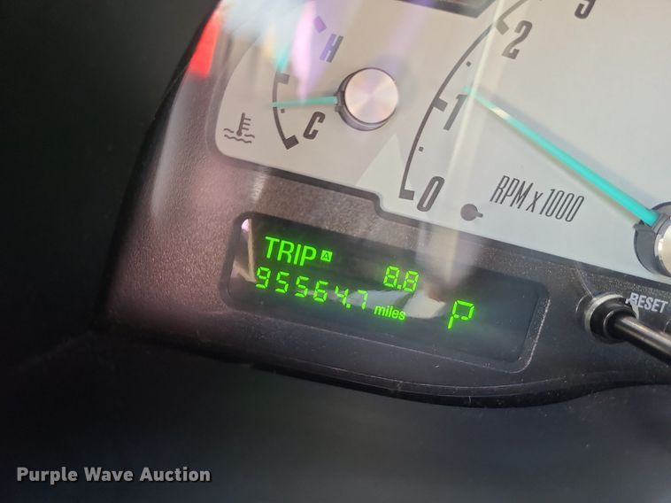 image for item MO9895 2002 Ford Thunderbird  convertible