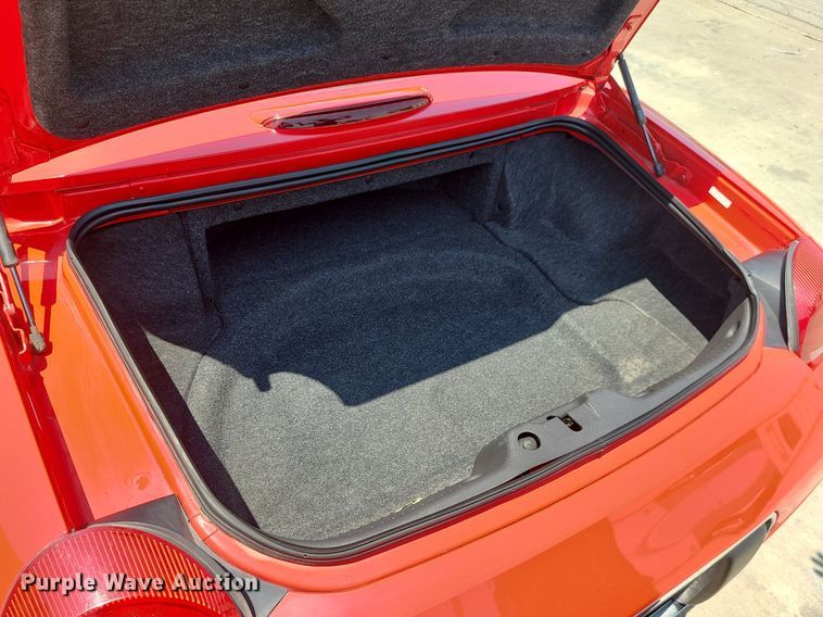 image for item MO9895 2002 Ford Thunderbird  convertible